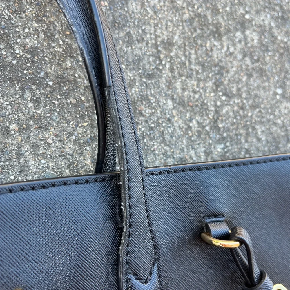 Marc Jacobs Saffiano Black Nylon Shoulder Bag with Gold Logo - Picture 10 of 12